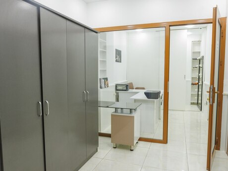 Obyekt - Nizami m. - 1200 m²