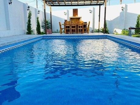 4 otaqlı həyət evi/bağ evi - Novxanı q. - 180 m²