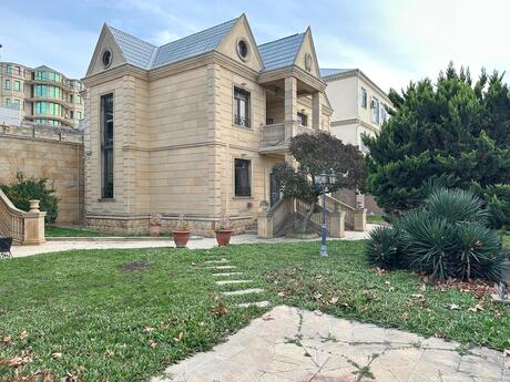 5 otaqlı həyət evi/bağ evi - Badamdar q. - 400 m²