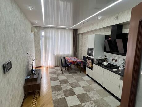 4 otaqlı yeni tikili - 28 May m. - 193 m²