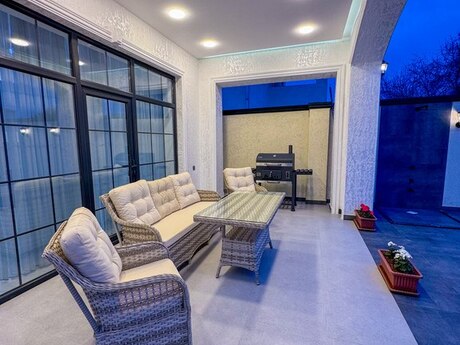 4 otaqlı həyət evi/bağ evi - Mərdəkan q. - 200 m²