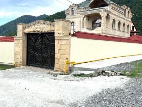 6 otaqlı həyət evi/bağ evi - Qax - 460 m²