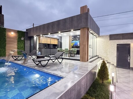 4 otaqlı həyət evi/bağ evi - Mərdəkan q. - 210 m²
