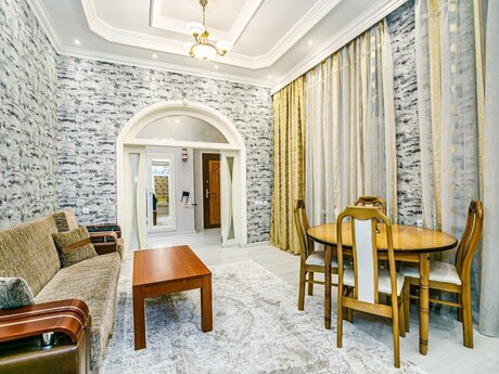2 otaqlı köhnə tikili - İçəri Şəhər m. - 60 m²