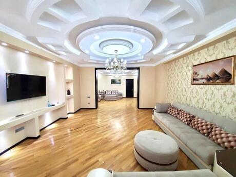4 otaqlı yeni tikili - Şah İsmayıl Xətai m. - 220 m²