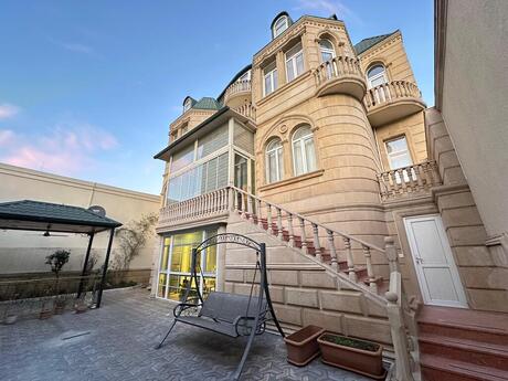 7 otaqlı həyət evi/bağ evi - Səbail r. - 600 m²