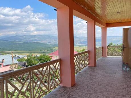 5 otaqlı həyət evi/bağ evi - Şamaxı - 169 m²