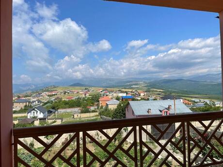 5 otaqlı həyət evi/bağ evi - Şamaxı - 169 m²