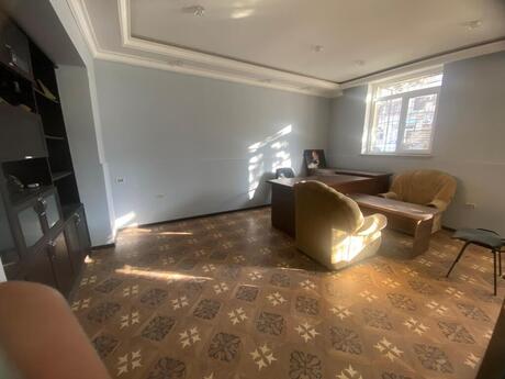 Obyekt - Elmlər Akademiyası m. - 200 m²