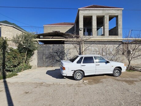 5 otaqlı həyət evi/bağ evi - Mərdəkan q. - 200 m²