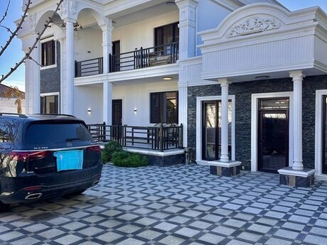 6 otaqlı həyət evi/bağ evi - Şüvəlan q. - 360 m²
