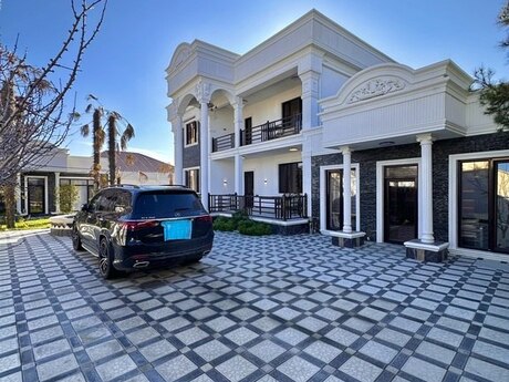 6 otaqlı həyət evi/bağ evi - Şüvəlan q. - 360 m²