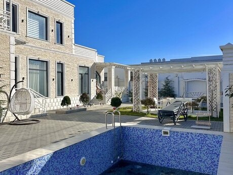 5 otaqlı həyət evi/bağ evi - Şüvəlan q. - 260 m²