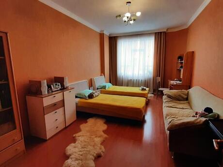 4 otaqlı yeni tikili - 28 May m. - 197 m²
