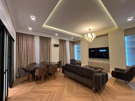 4 otaqlı yeni tikili - Ağ şəhər q. - 144 m²