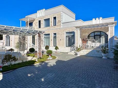 5 otaqlı həyət evi/bağ evi - Şüvəlan q. - 250 m²