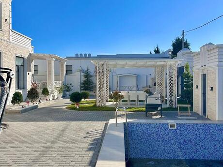 5 otaqlı həyət evi/bağ evi - Şüvəlan q. - 250 m²