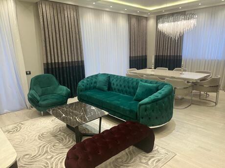 3 otaqlı yeni tikili - Ağ şəhər q. - 190 m²