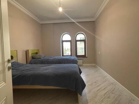 10 otaqlı həyət evi/bağ evi - Qara Qarayev m. - 900 m²