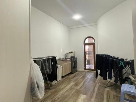 10 otaqlı həyət evi/bağ evi - Qara Qarayev m. - 900 m²