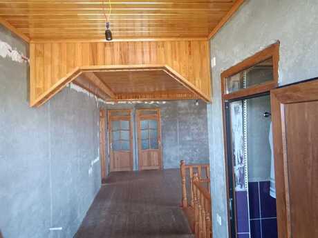 6 otaqlı həyət evi/bağ evi - Saray q. - 240 m²