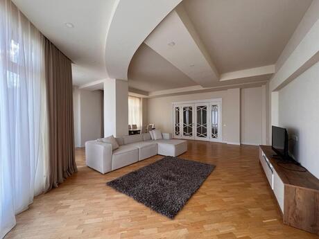 6 otaqlı həyət evi/bağ evi - Badamdar q. - 450 m²