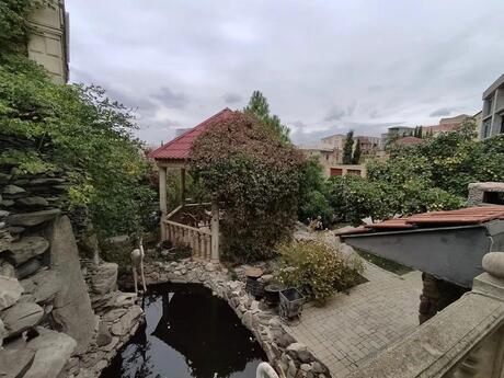 8 otaqlı həyət evi/bağ evi - Badamdar q. - 360 m²