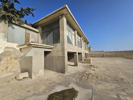 12 otaqlı həyət evi/bağ evi - Sahil q. - 500 m²