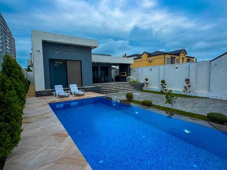 4 otaqlı həyət evi/bağ evi - Şüvəlan q. - 150 m²