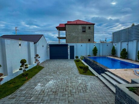 House with Garden, Villa For Sale