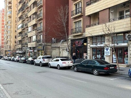 2 otaqlı köhnə tikili - 28 May m. - 70 m²