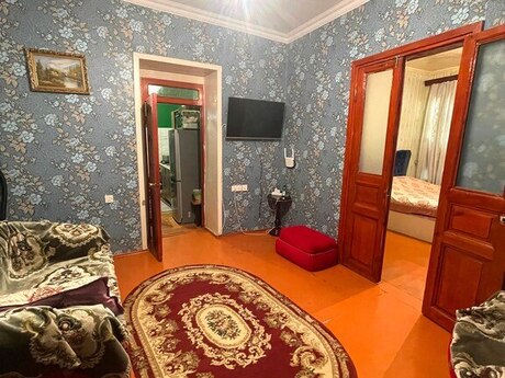 2 otaqlı köhnə tikili - 28 May m. - 70 m²