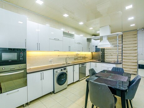 Kirayə 4 otaqlı mənzil, 285 m², 28 May: 120 ₼/ay 5