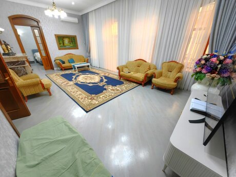 4 otaqlı köhnə tikili - İçəri Şəhər m. - 185 m²
