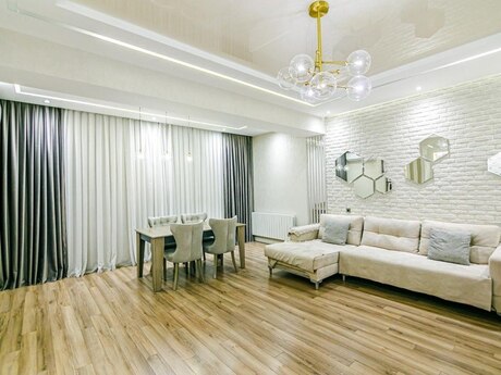 Elan №4911681 - Bakı, Şah İsmayıl Xətai m., 2 otaqlı, 72 m², 11/18 mərtəbə