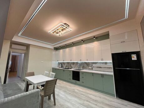 3 otaqlı yeni tikili - Ağ şəhər q. - 178 m²