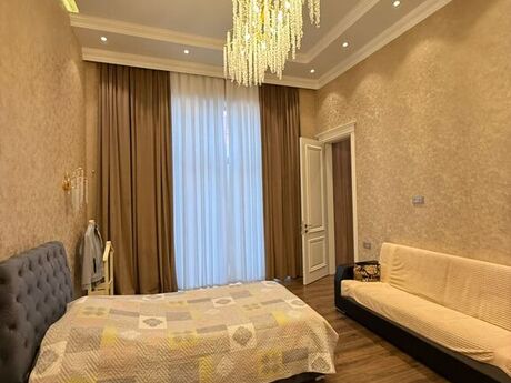 5 otaqlı həyət evi/bağ evi - Mərdəkan q. - 400 m²