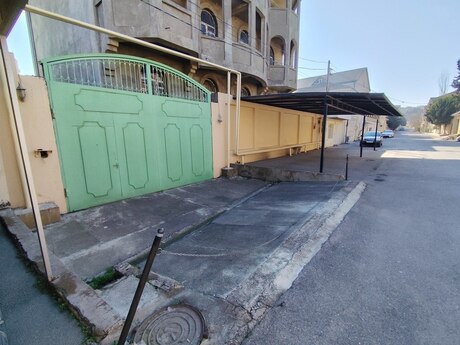 House with Garden, Villa For Sale