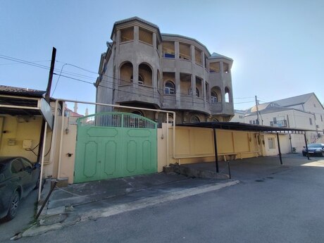 8 otaqlı həyət evi/bağ evi - Nəsimi m. - 628.1 m²