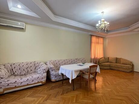 5 otaqlı həyət evi/bağ evi - Badamdar q. - 400 m²