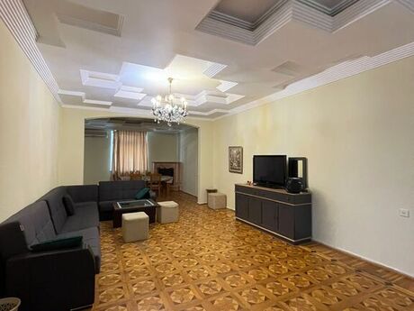 5 otaqlı həyət evi/bağ evi - Badamdar q. - 400 m²