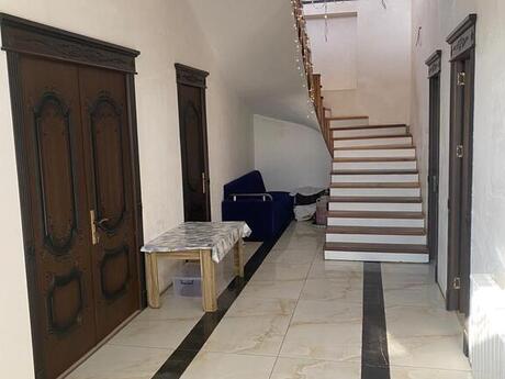 6 otaqlı həyət evi/bağ evi - Buzovna q. - 351 m²