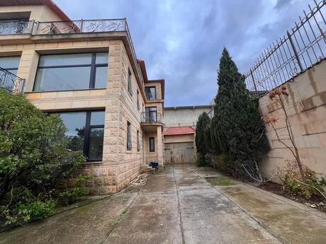 7 otaqlı həyət evi/bağ evi - Səbail r. - 750 m²
