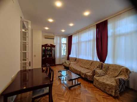 3 otaqlı köhnə tikili - Nizami m. - 110 m²