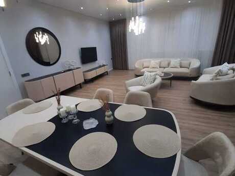 3 otaqlı yeni tikili - 8 Noyabr m. - 165 m²
