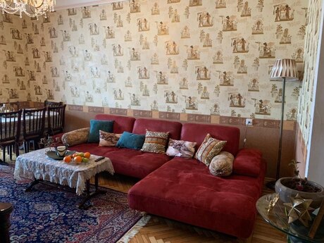 4 otaqlı köhnə tikili - 28 May m. - 119 m²