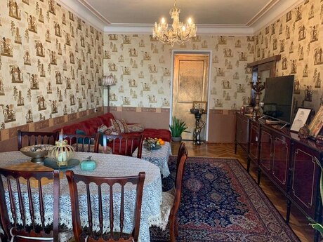 4 otaqlı köhnə tikili - 28 May m. - 119 m²
