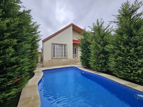 5 otaqlı həyət evi/bağ evi - Mərdəkan q. - 220 m²