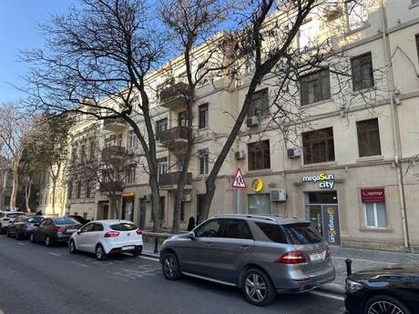 Объявление №4944169 - Баку, м. Сахил, 3-комн., 103.7 м², 3/4 этаж