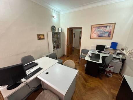 3 otaqlı köhnə tikili - Sahil m. - 103.7 m²